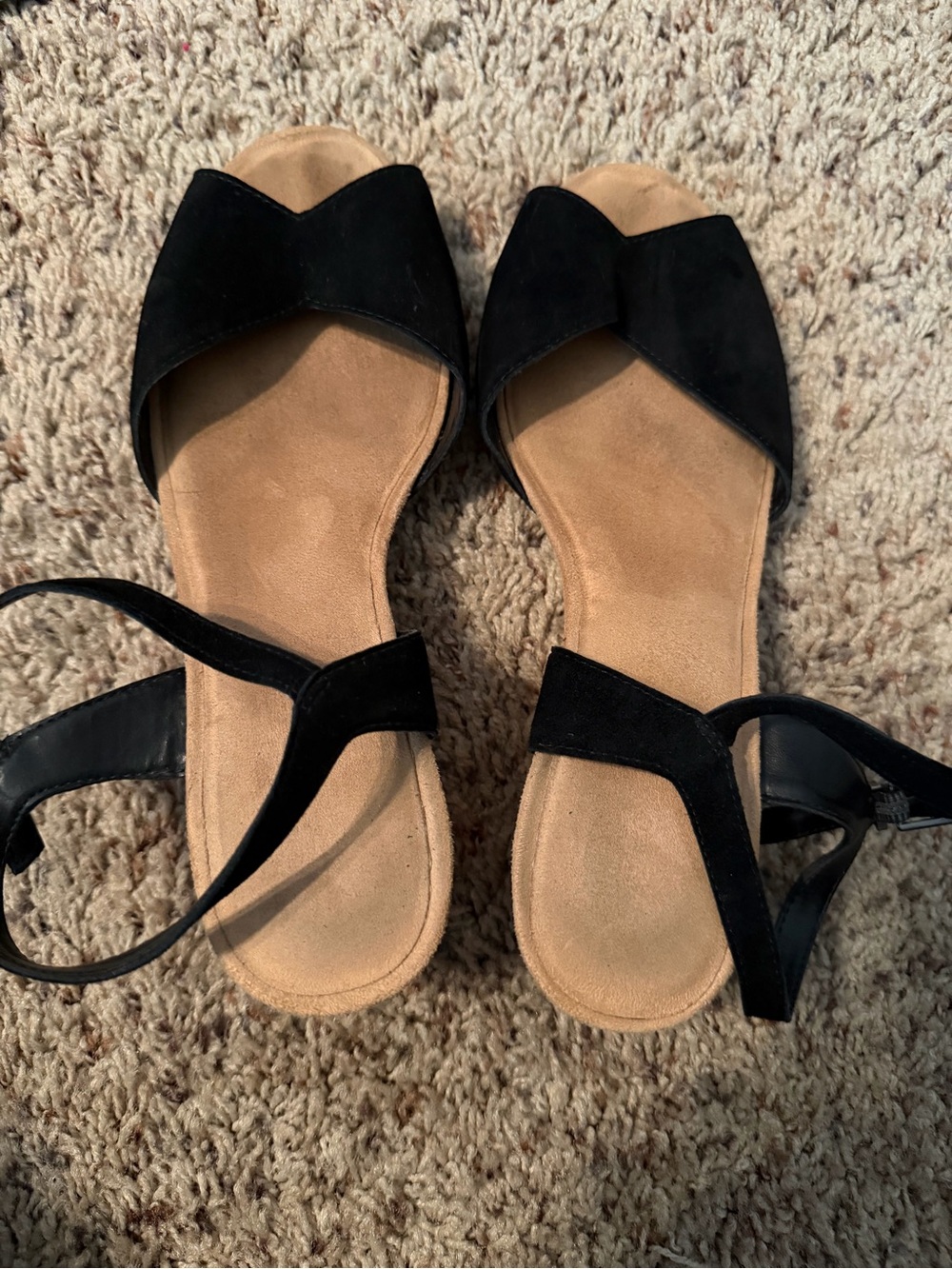 AEROSOLES Black & Tan Open-Front Ankle-Strap Sandals
